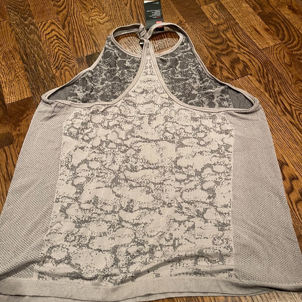 NWT Under Armour Women’s Tank - Picture 2 of 6